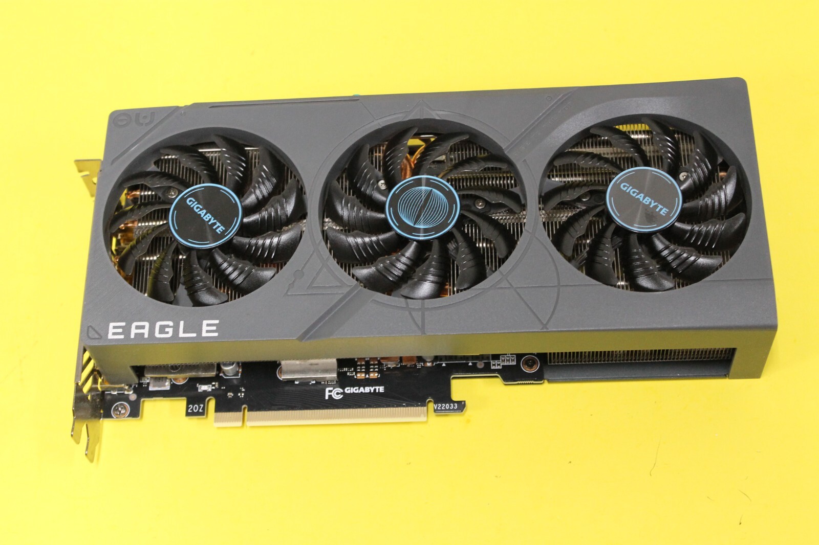 【RTX4070Ti】 GIGABYTE EAGLE OC 12G Amazon.com: Gigabyte GeForce RTX 4060 TI Eagle OC 8GB