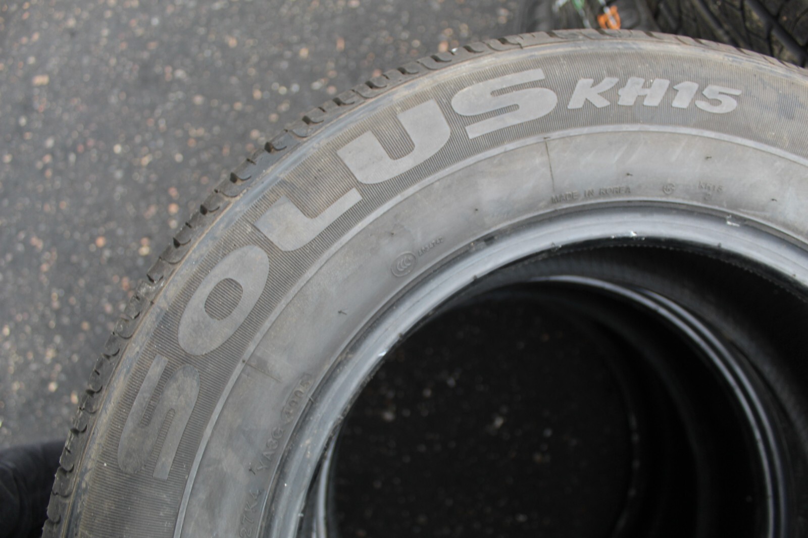 New 215 65 16 Kumho, Solus KH15, 98H, x2 A Pair (F1_tyres) FOD L632