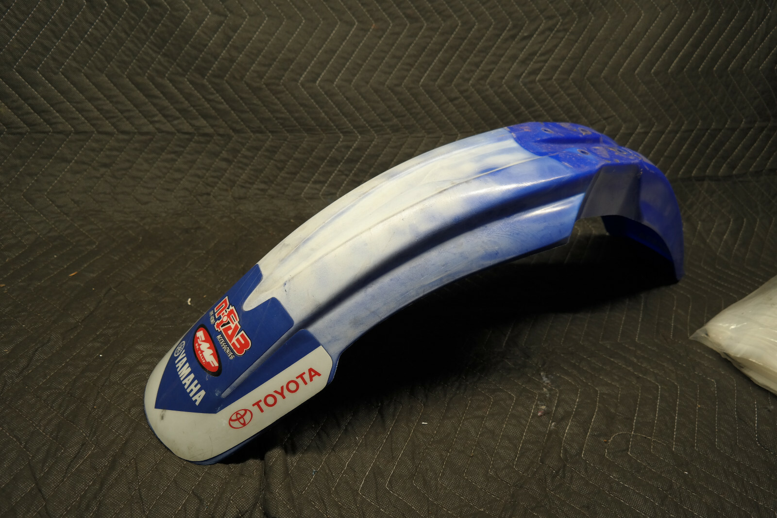 2001 YAMAHA YZ125 YZ250F FRONT FENDER 5HD-21511-00-00 C039