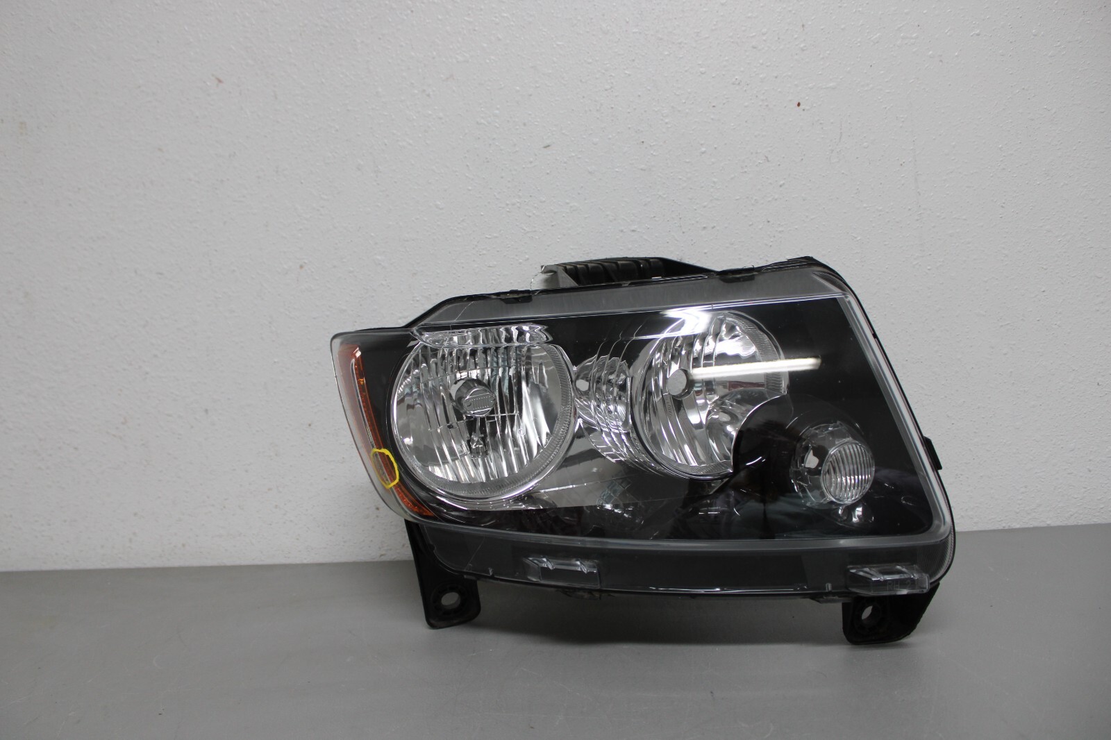 2011 2012 2013 JEEP GRAND CHEROKEE RIGHT SIDE HEADLIGHT OEM