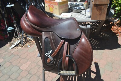 CWD SE25 2GS Close Contact Jump Saddle - 2L Flaps