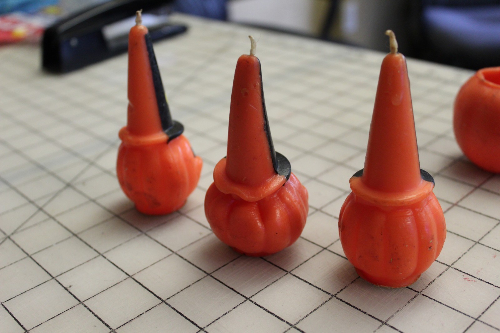 vintage Halloween GURLEY CANDLE LOT OF 3 jack-o-lantern with hat & 2 pumpkins