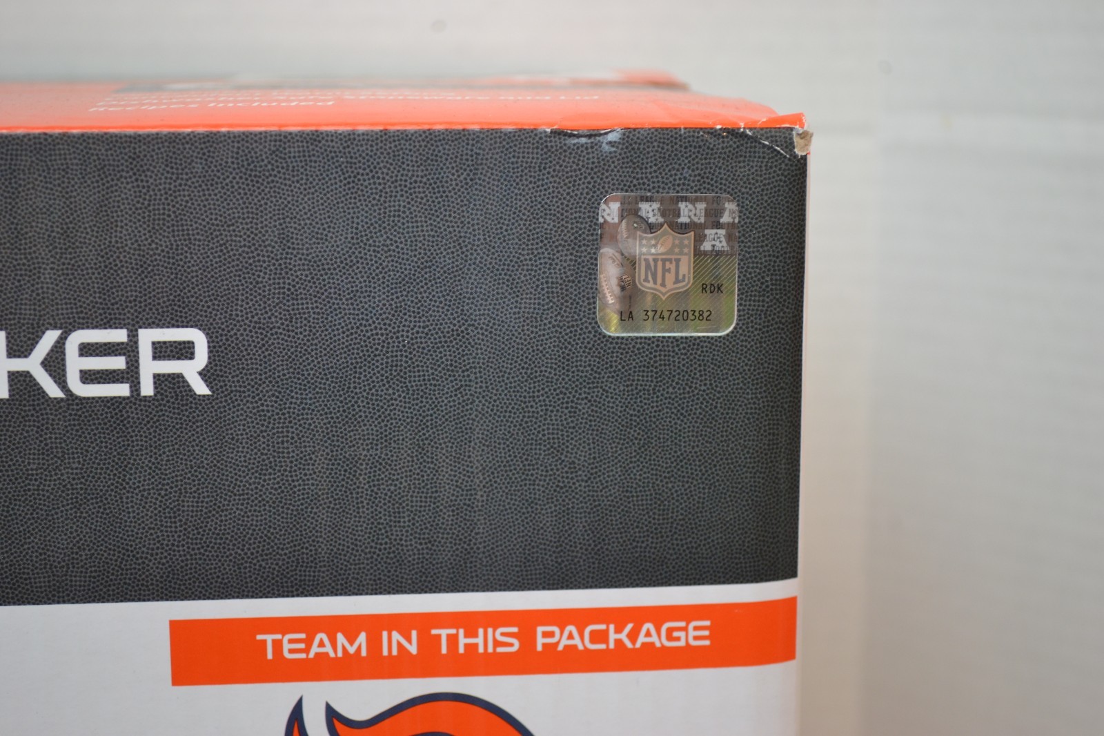 Denver Broncos Crock Pot 6 Quart Cook & Carry NFL Kitchen Slow Cooker Warmer,