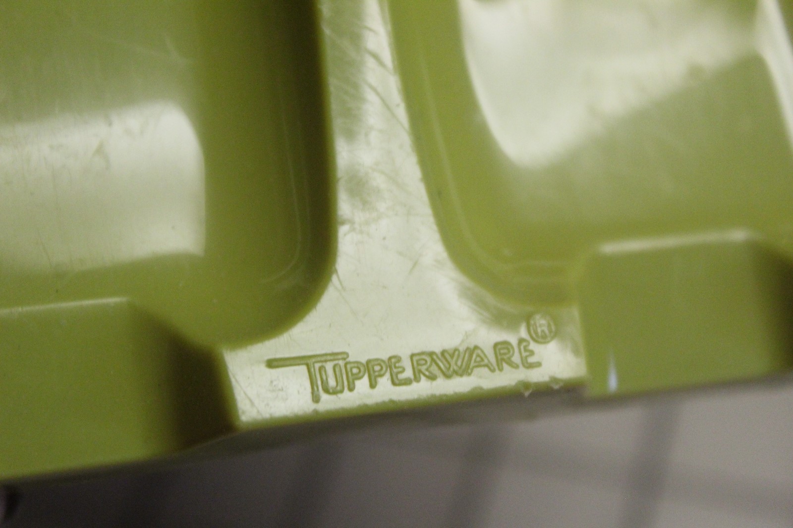 Vintage Tupperware Avocado Green Double Spoon Rest #1226-2