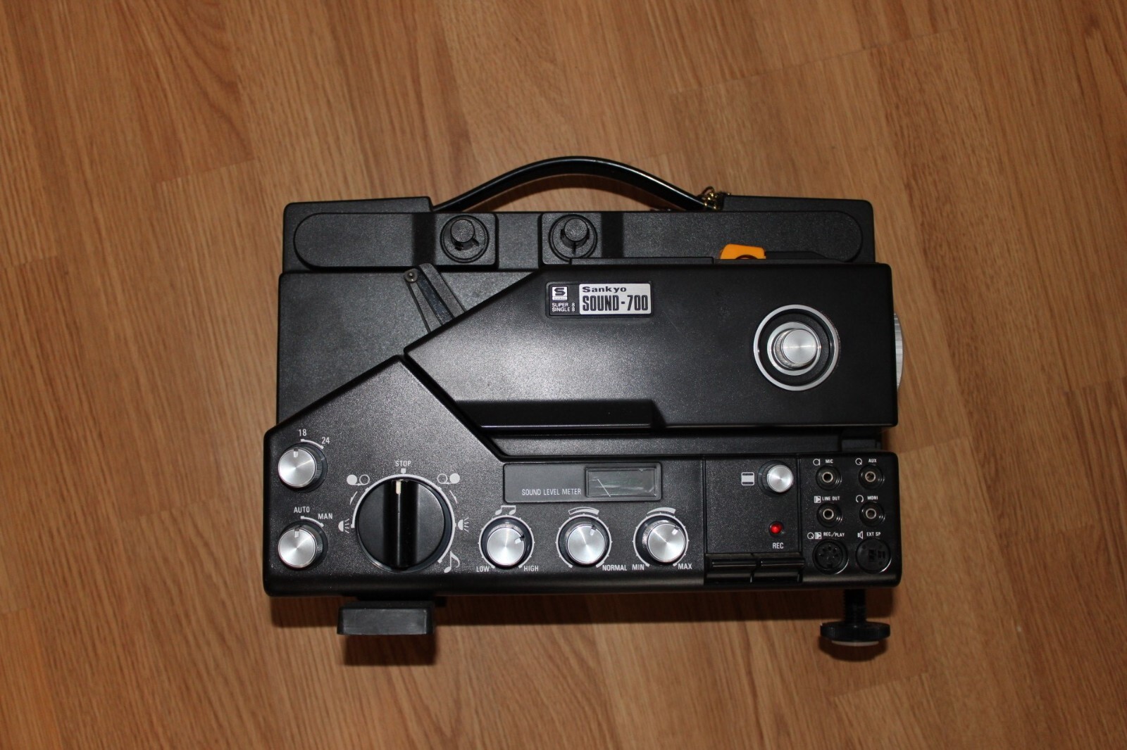 sankyo super 8 projector/ sound-700/sound xl-400s/working
