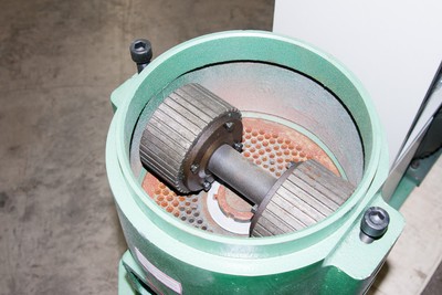 7.5hp gas power Pellet Mill with electric start. USA In Stock. Free Shipping!