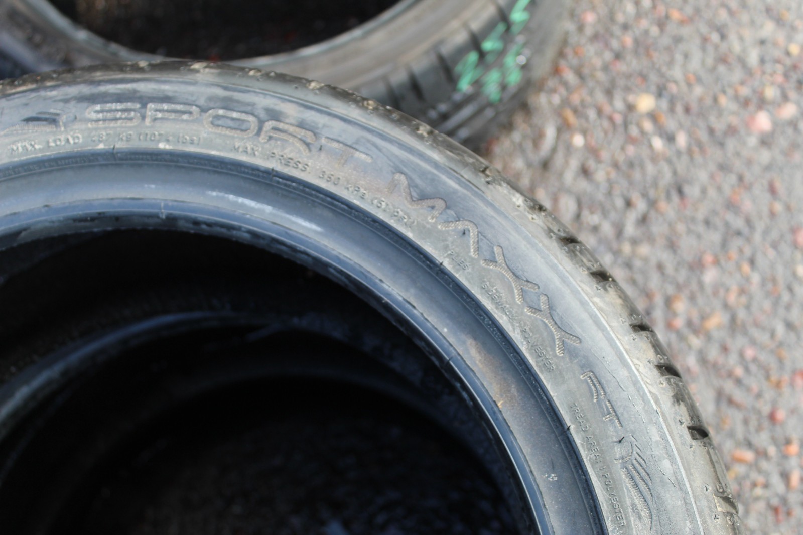 New 205 45 16 Dunlop, Sport Maxx RT, 83W, x1 Tyre (F1_tyres) FOD L3788