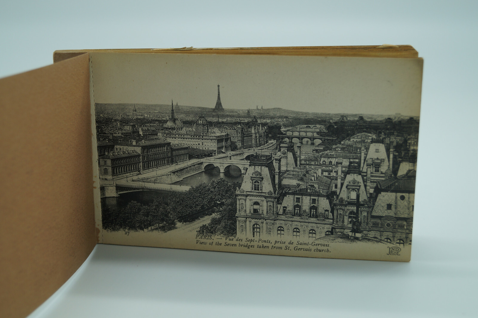 PARIS Book of 24 Unused Postcards Photos