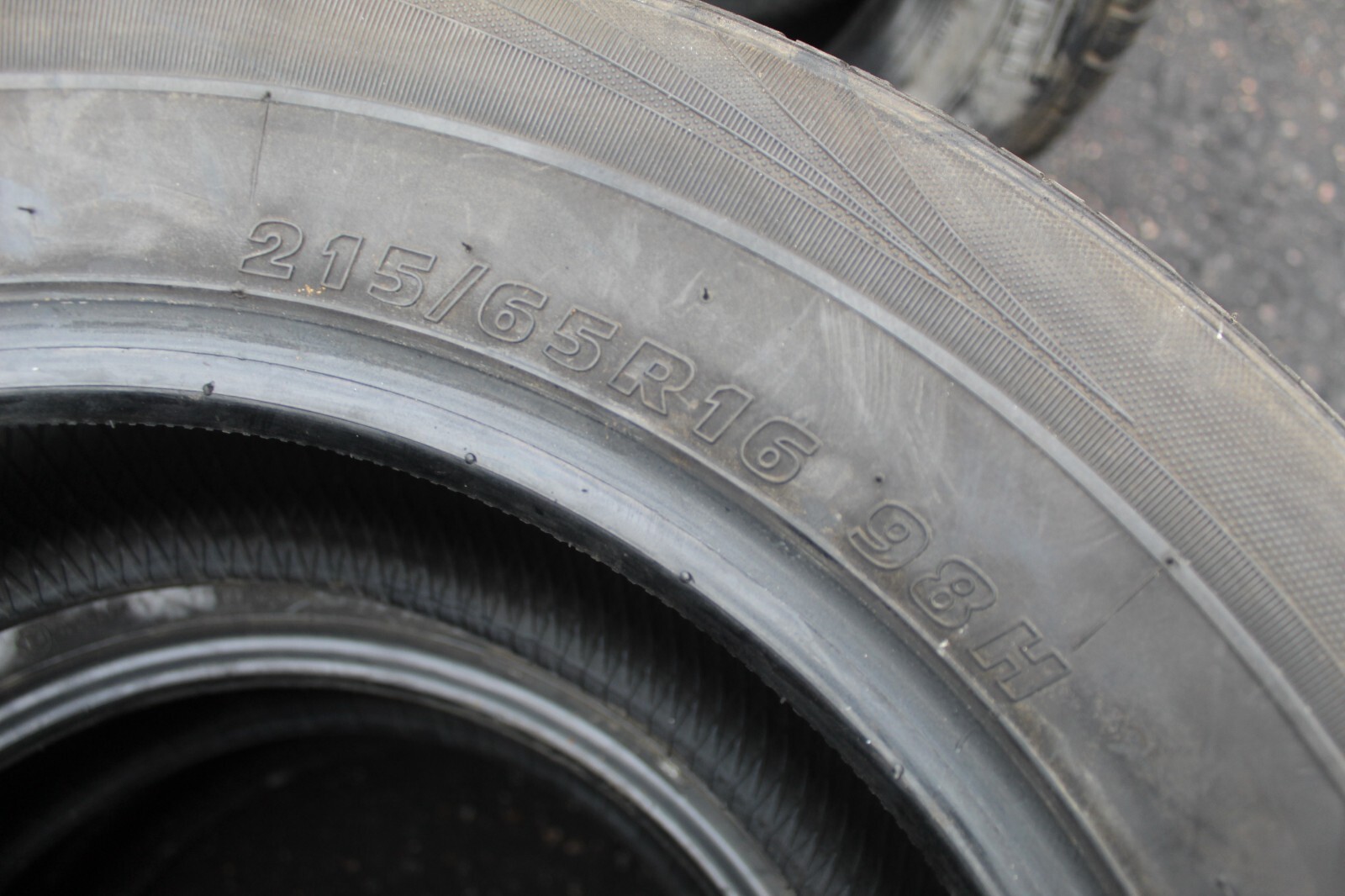 New 215 65 16 Kumho, Solus KH15, 98H, x2 A Pair (F1_tyres) FOD L632