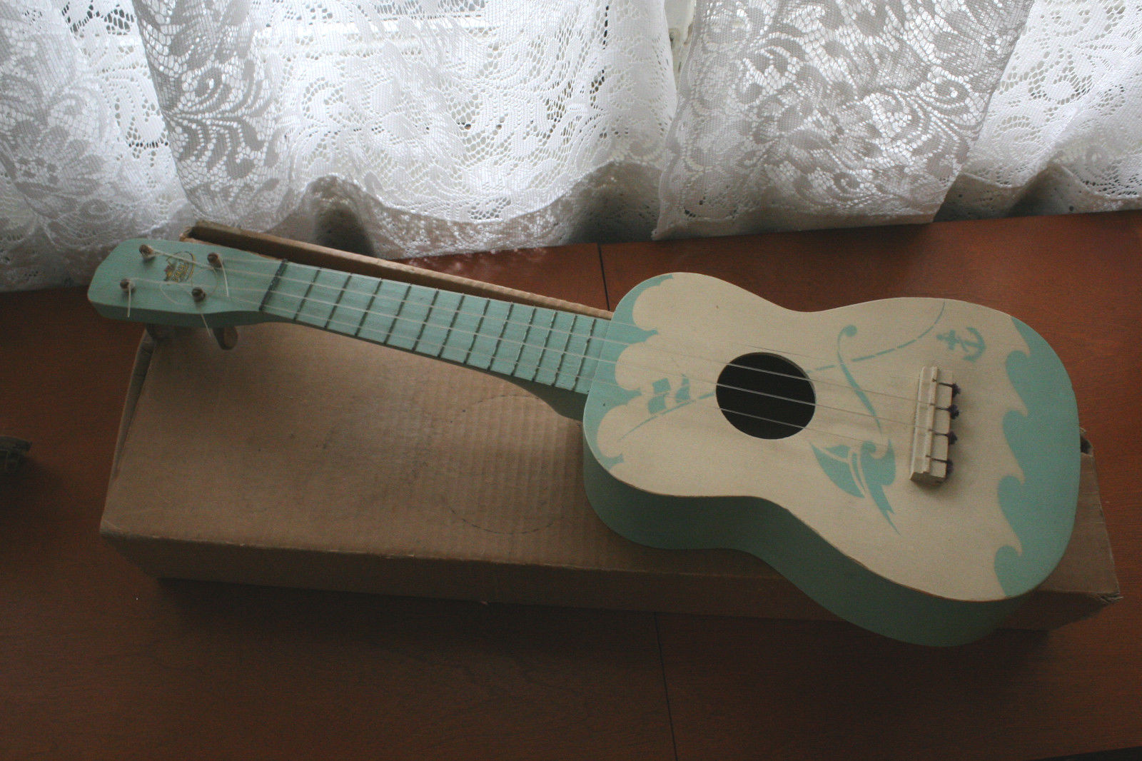 Vintage Regal Soprano Ukulele turquoise & white, .Rare!! Nautical theme! Cool!