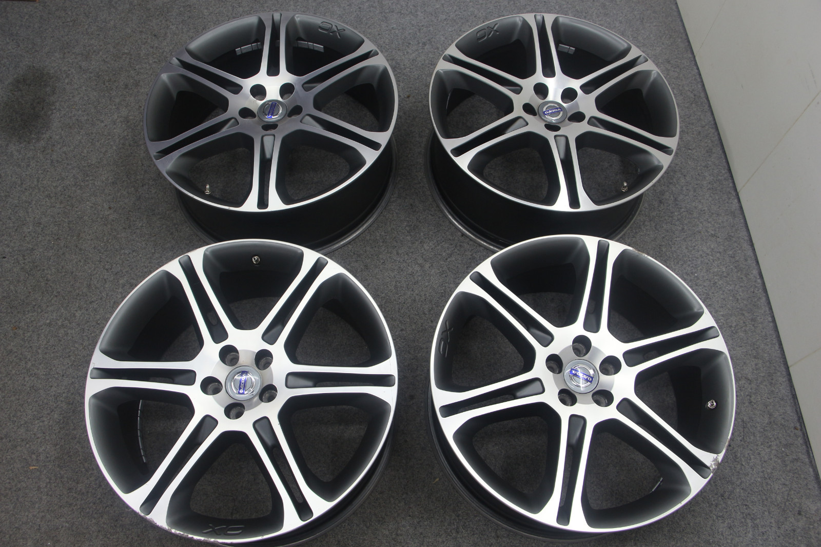 Original Volvo XC90 7J x 18 Zoll ET 49 5x108 Alufelgen