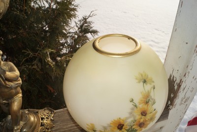 Antique 1890s CHERUB Playing Flute Base ROYAL GWTW Kerosene Oil Lamp W/ Shade