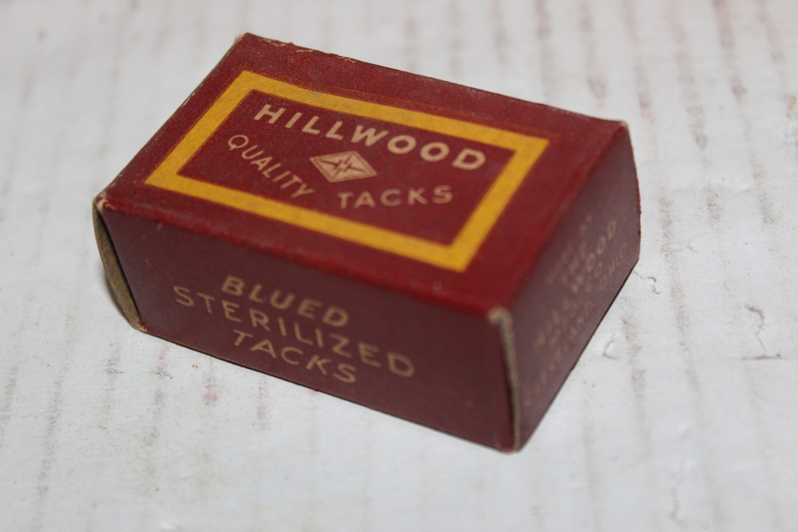 Hillwood Quality Blued Sterilized Tacks Hillwood MFG Cleveland Ohio NO.11 Vtg