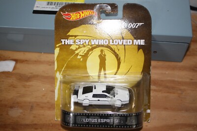 Hot Wheels Retro Entertainment James Bond Lotus Esprit S1 The Spy Who Loved Me
