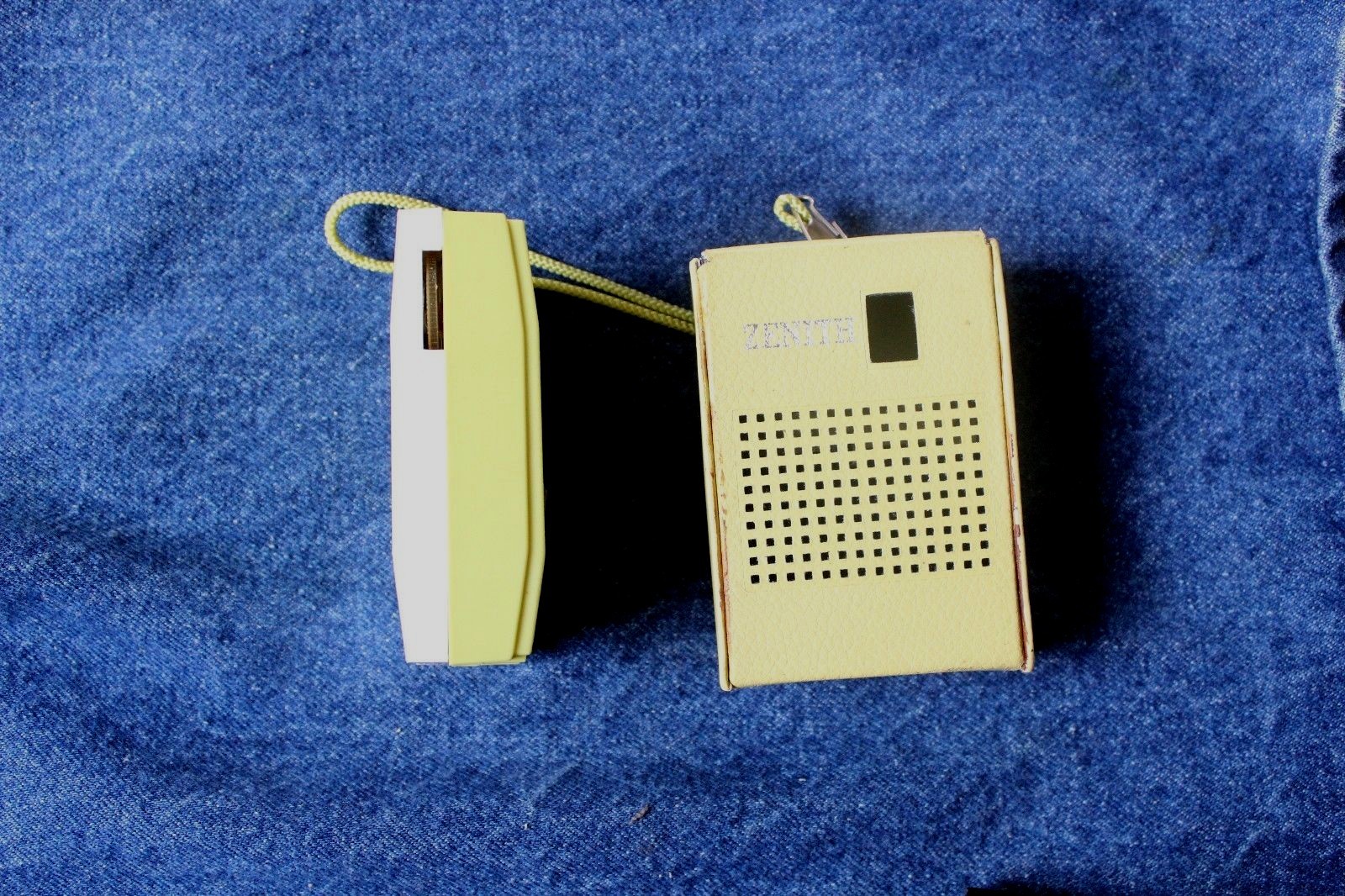 Zenith Lime Green am Radio