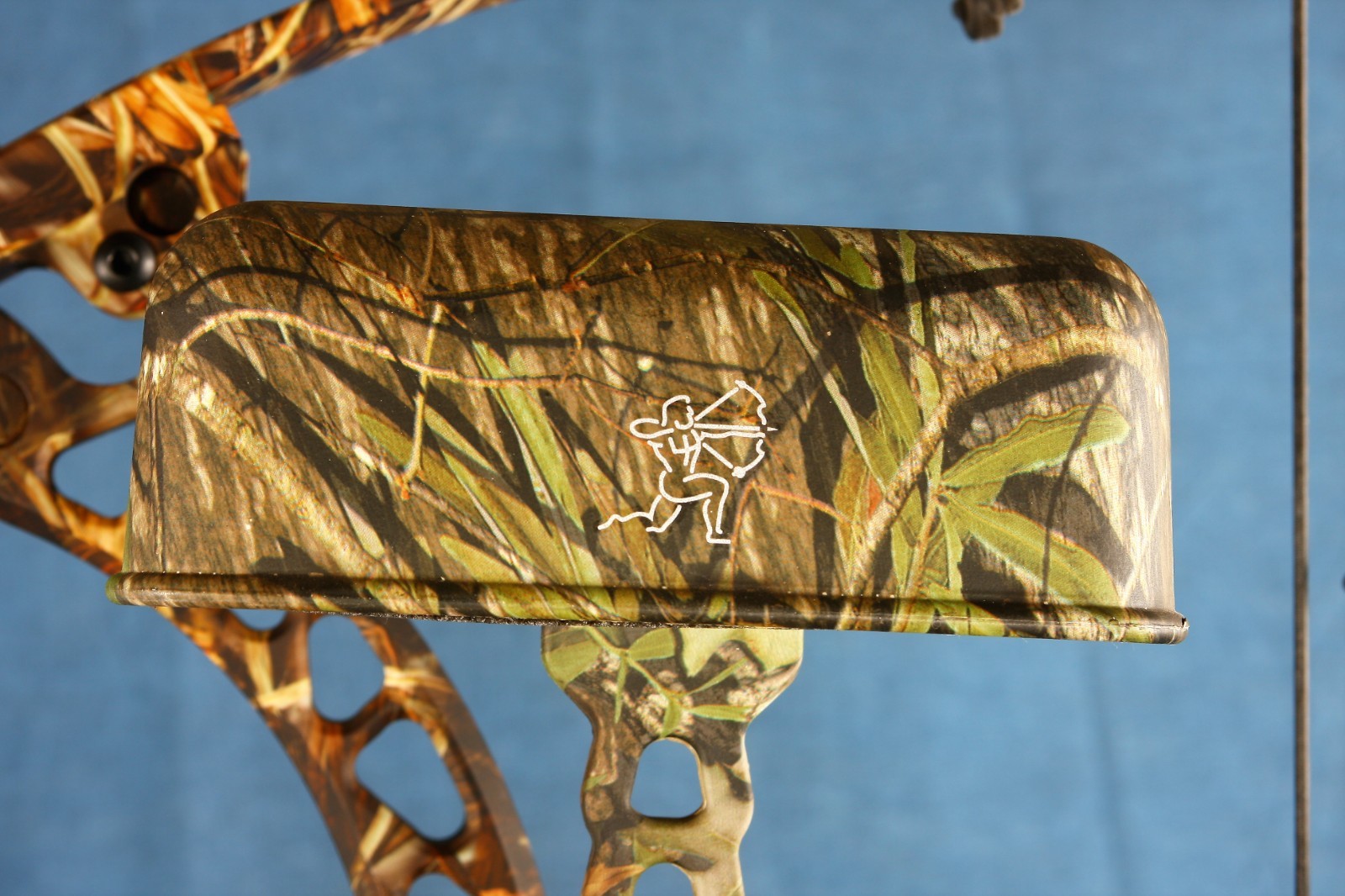 BowTech Patriot II - Left Handed - up to 70lbs pull - 29