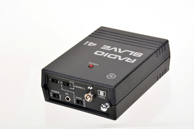 Quantum Radio Slave 4i w/ box, mounting kit. Freq B.  Powers up.  Status light.