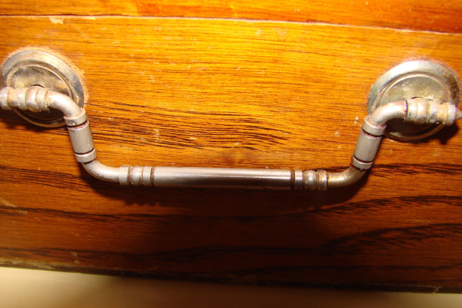 ANTIQUE VICTORIAN LOOK BOX-PEWTER HANDLES OAK? 10.5 X 9 X 4.5 JOINTED CORNERS