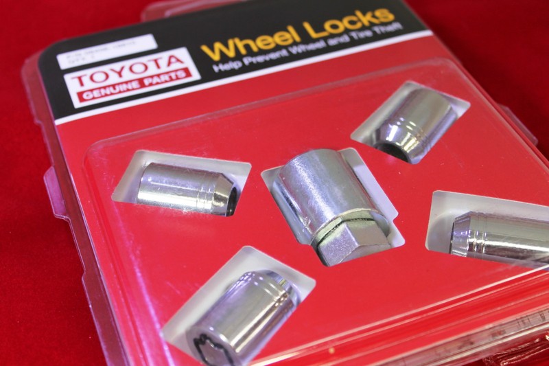 TOYOTA HILUX SPARE WHEEL LOCK NUT FROM JULY 2015> ALL VARIANTS NEW