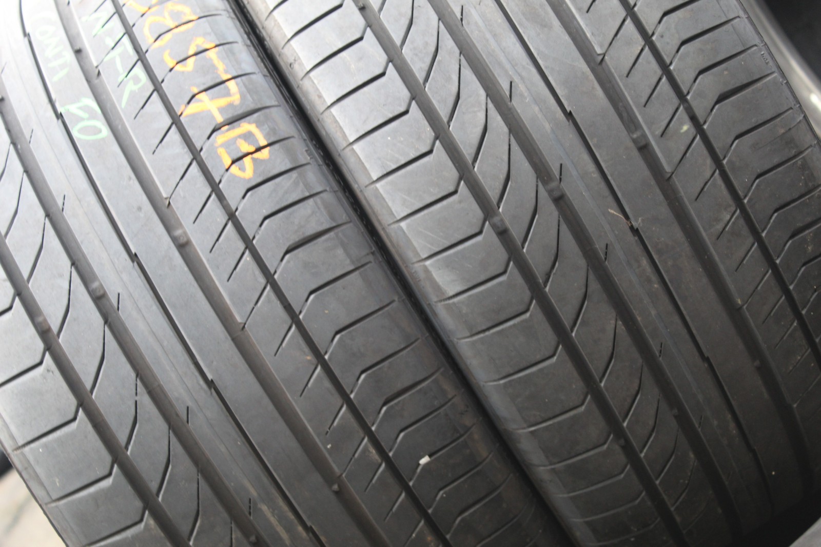 255 35 19 Continental, CSC 5P, XL, N0, 96Y, x2 A Pair 6.2mm (F1_tyres) FO L3857