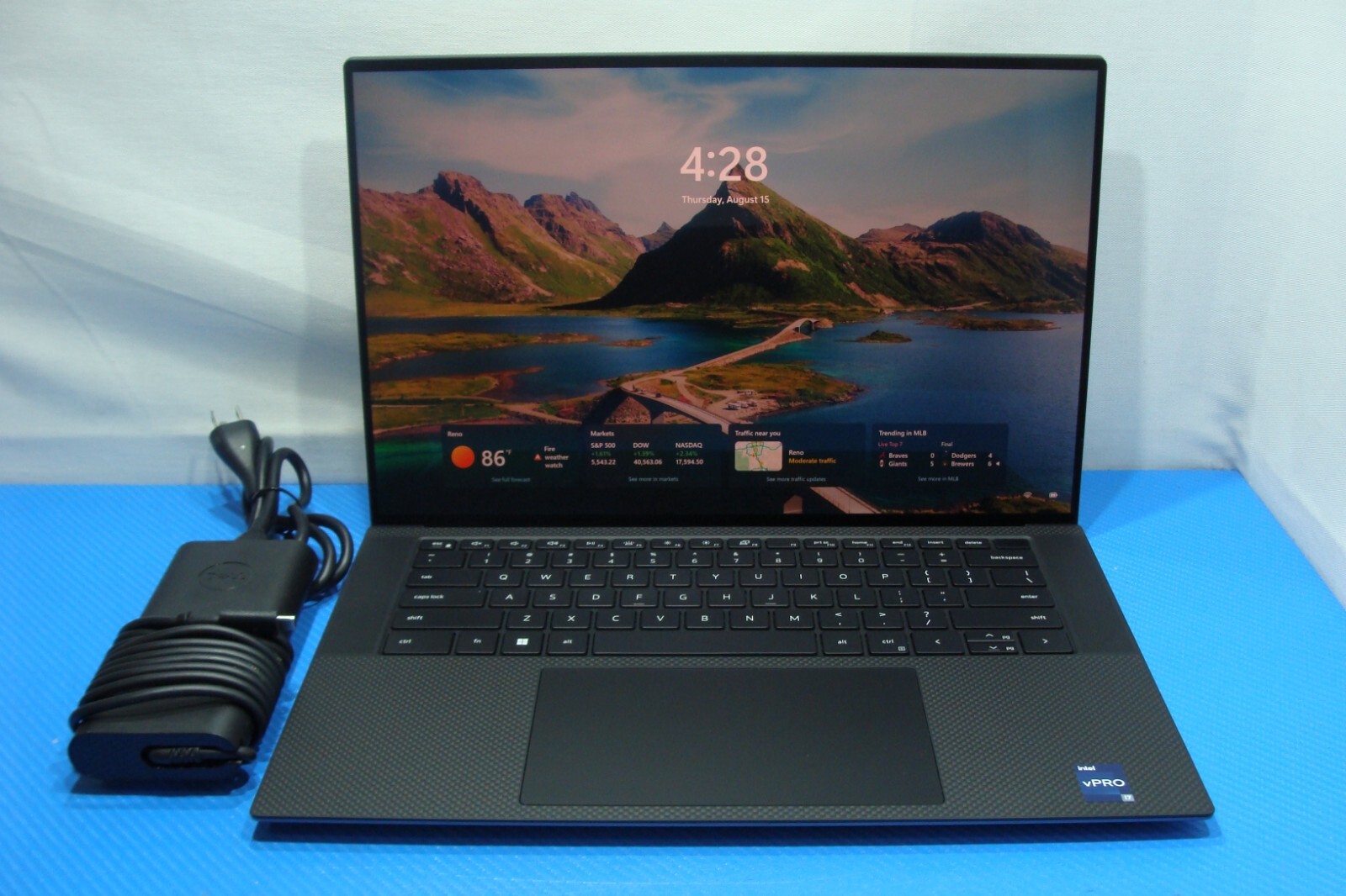Dell Precision 5570 15.6 Dell Precision 5570 15.6