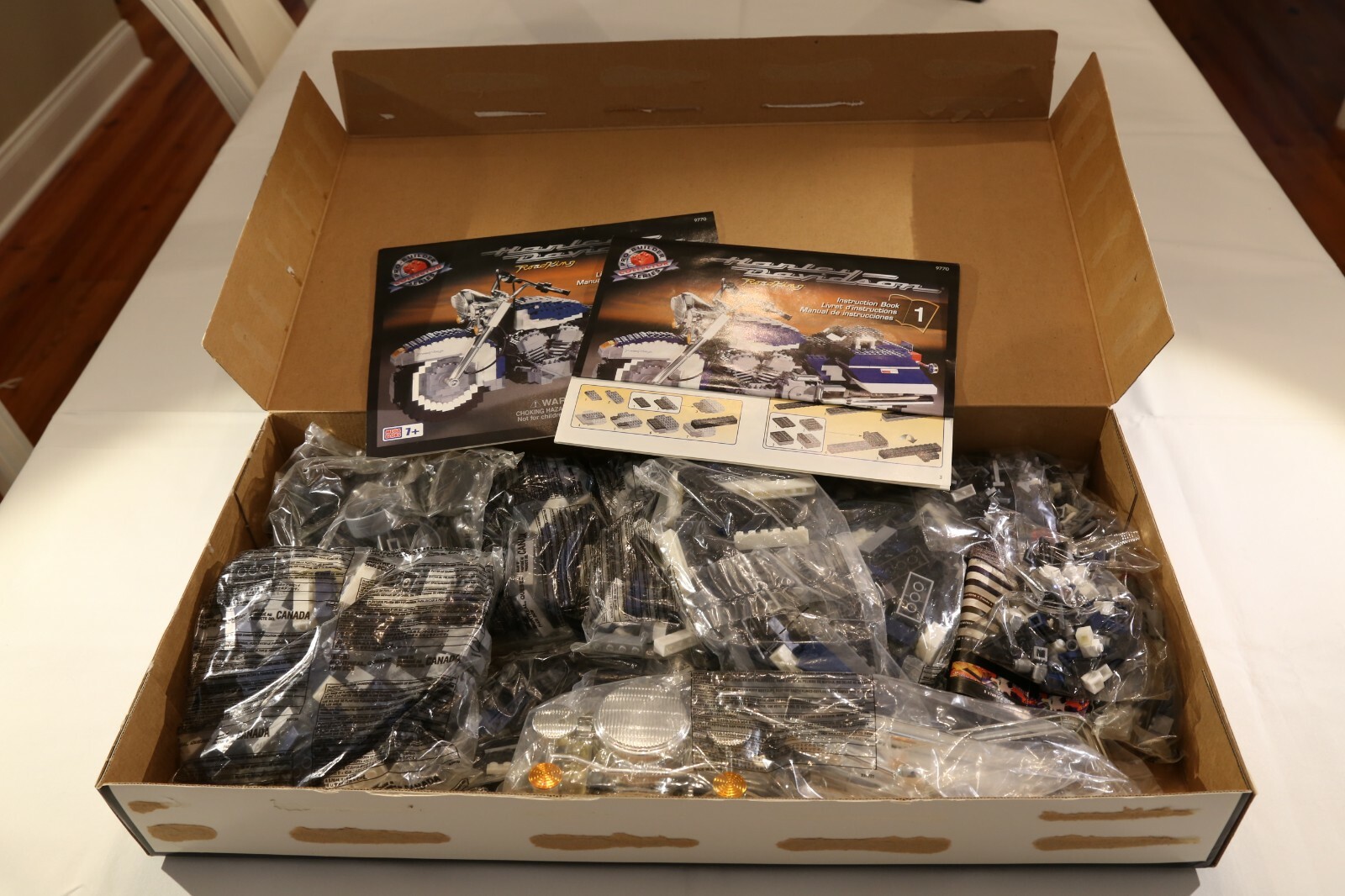 Mega Bloks Pro Builder Series Harley Davidson Road King 1300 Pcs Complete 9770