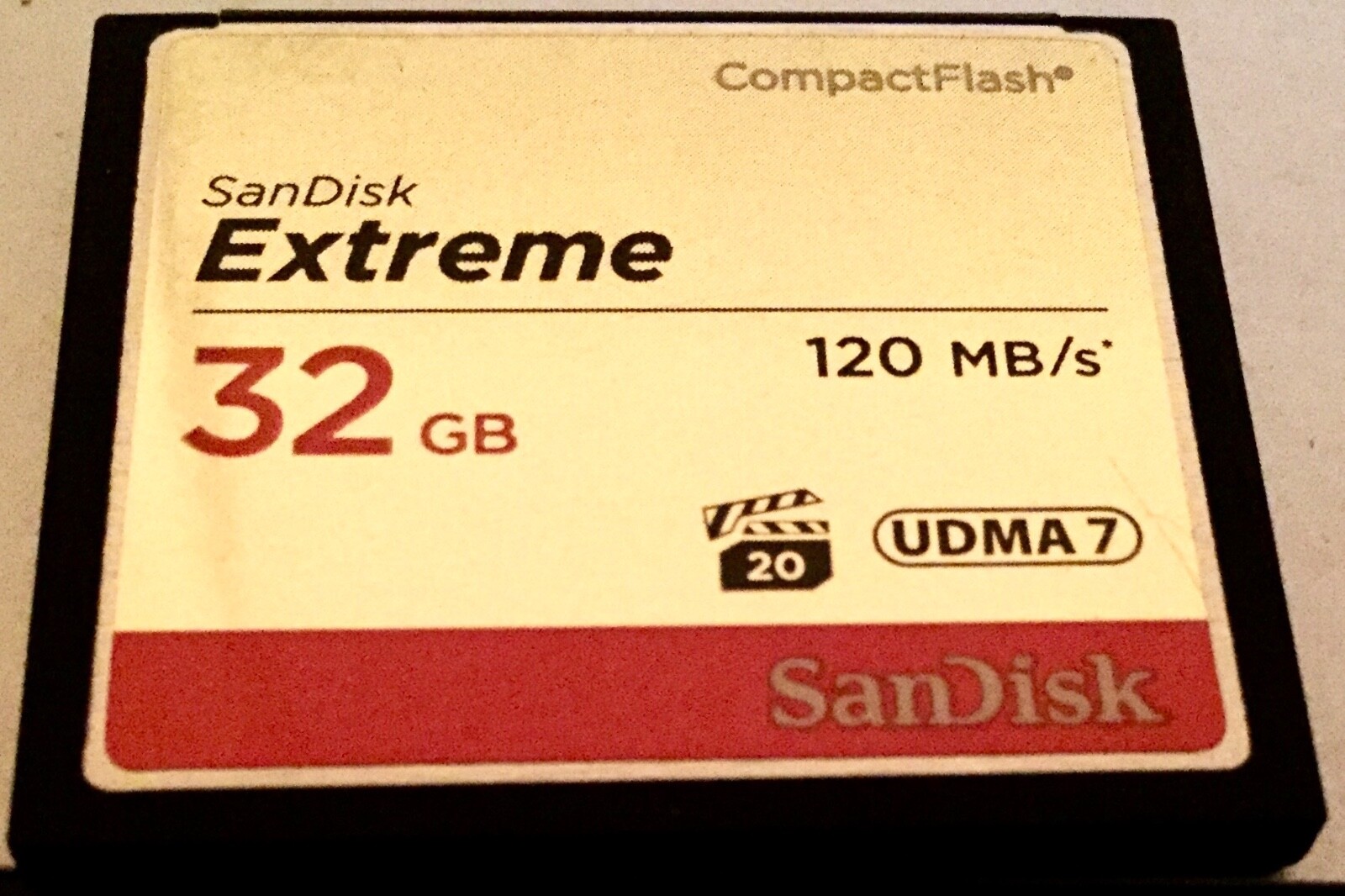 Hardly used Sandisk Extreme 32 G Compact Flash Card. Excellent deal!