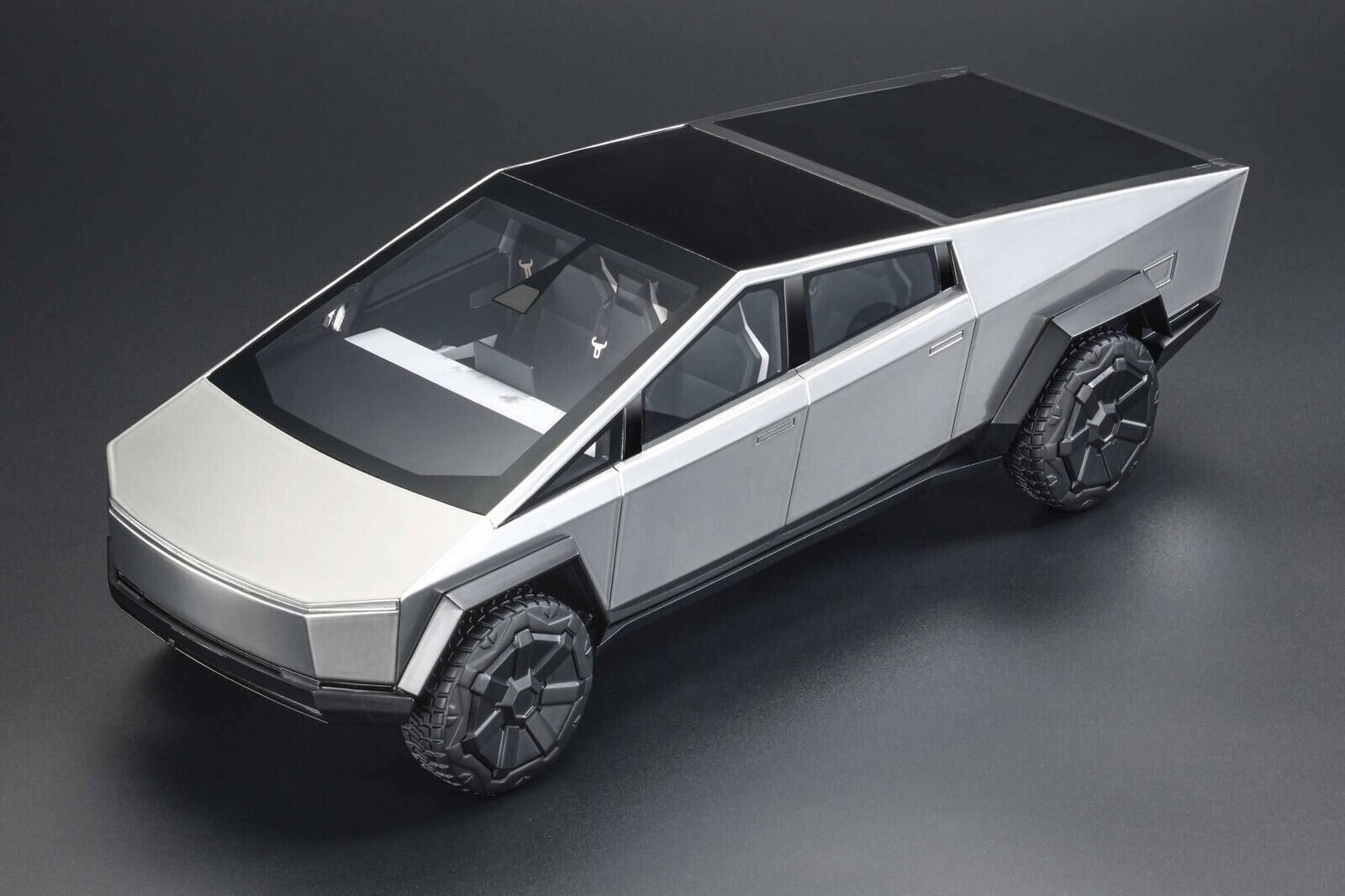 テスラ Tesla Cybertruck 1:18スケール ダイキャスト 新品 Official Tesla Shop CyberTruck Diecast Model Car 1:18 Scale
