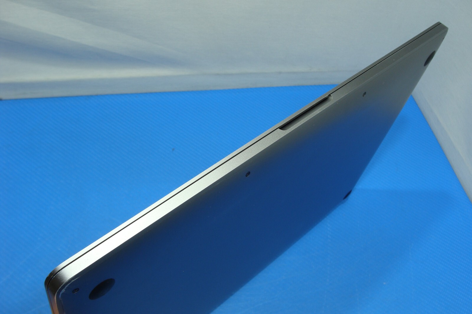 Apple MacBook Pro 16" (2019) i9 2.3GHz 16GB RAM 1TB SSD - Space Gray - Thumbnail 11