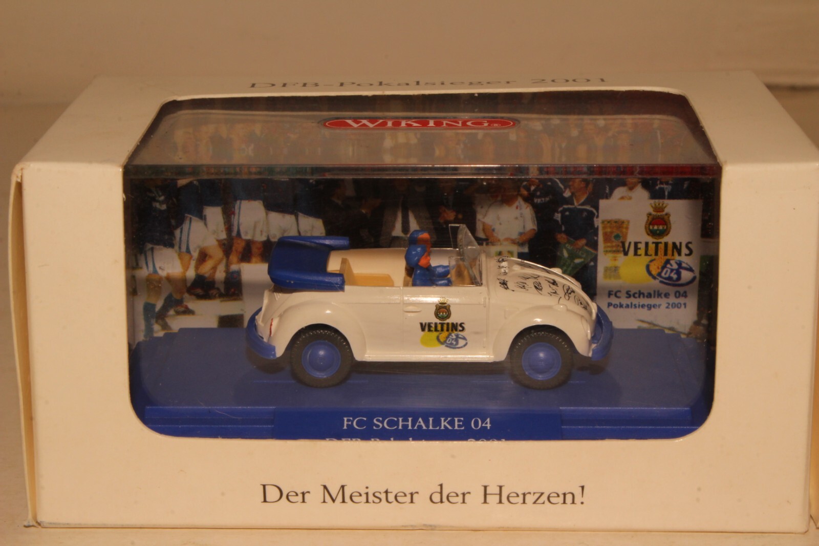 Wiking 1:87 Scale Volkswagen Beetle Convertible, Veltins FC