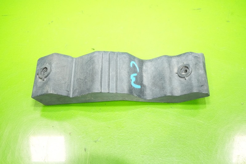 00-06 Audi TT OEM 8N0807184A front passenger right bumper guide bracket mount Mk