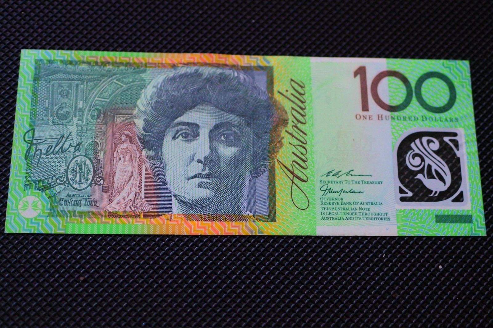 AUSTRALIA  $100  DOLLARS 1999,fancy near solid very high number EE 99999988