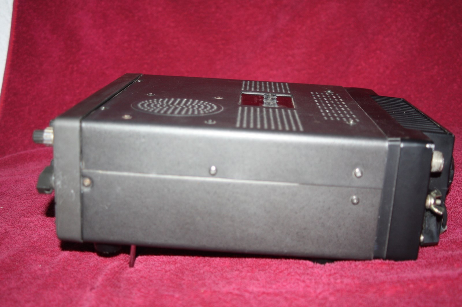 Kenwood TS-120S HF Ham Radio Transceiver -Powers Up - Lights Up