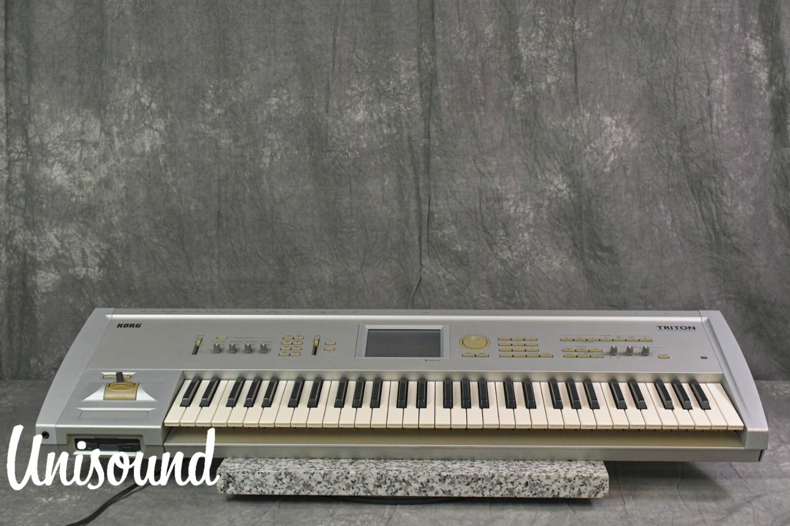 プチーノ【ジャンク】KORG TRITON 61鍵 プチーノ【ジャンク】KORG TRITON 61鍵 Korg Triton Le 61-Key