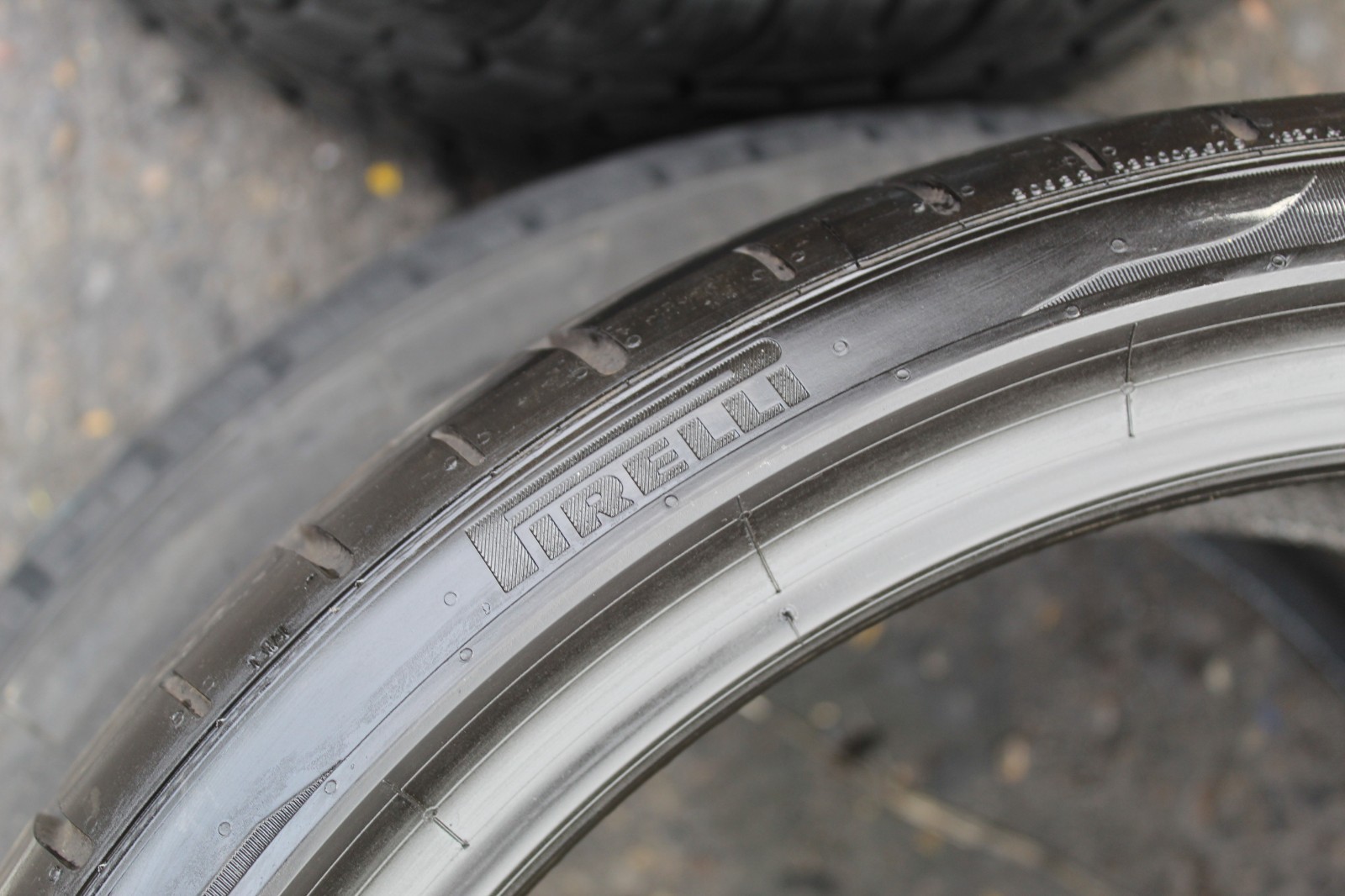255 30 19 Pirelli, P Zero, R02, XL, PNCS, 91Y x1 Tyre 7.5mm (F1_tyres) FO L3933