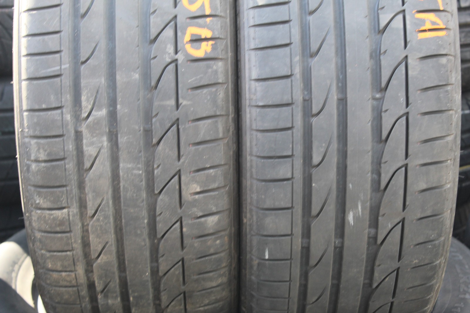 235 40 19 Bridgestone, Potenza S001, 96W, x2 A Pair 6.7mm (F1_tyres) L3795