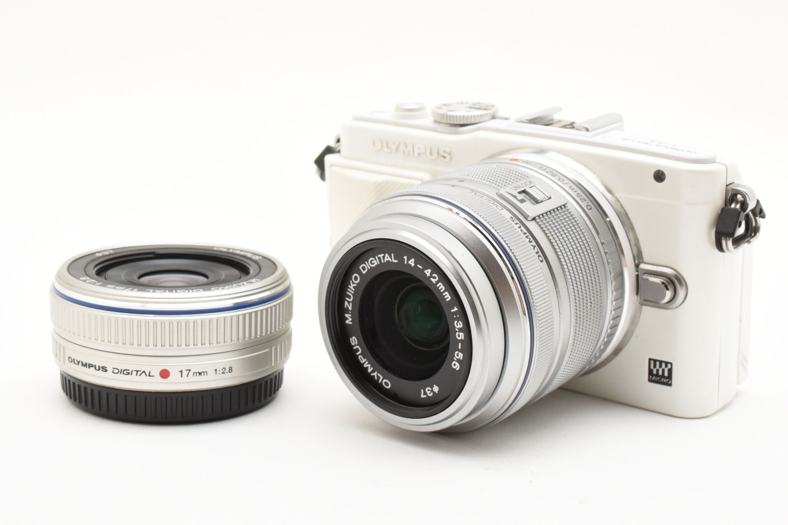 ■ 美品 ■ オリンパス　OLYMPUS E-PL6 + 17mm F2.8 OLYMPUS PEN Lite E-PL6 w/M.ZUIKO 17mm F2.8, 14-42mm Lenses