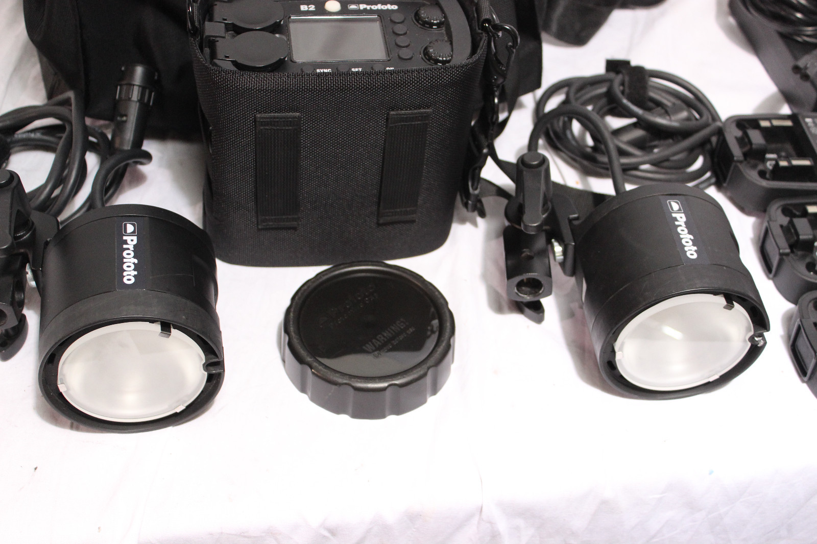 Profoto B2 250 AirTTL Location Kit With 2 Heads and 3 Batteries #4