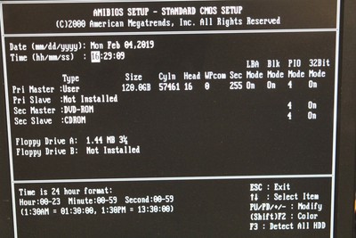 Vintage Blue Light Gaming PC AMD Athlon 1800+ 200gb 768mb Windows XP Desktop