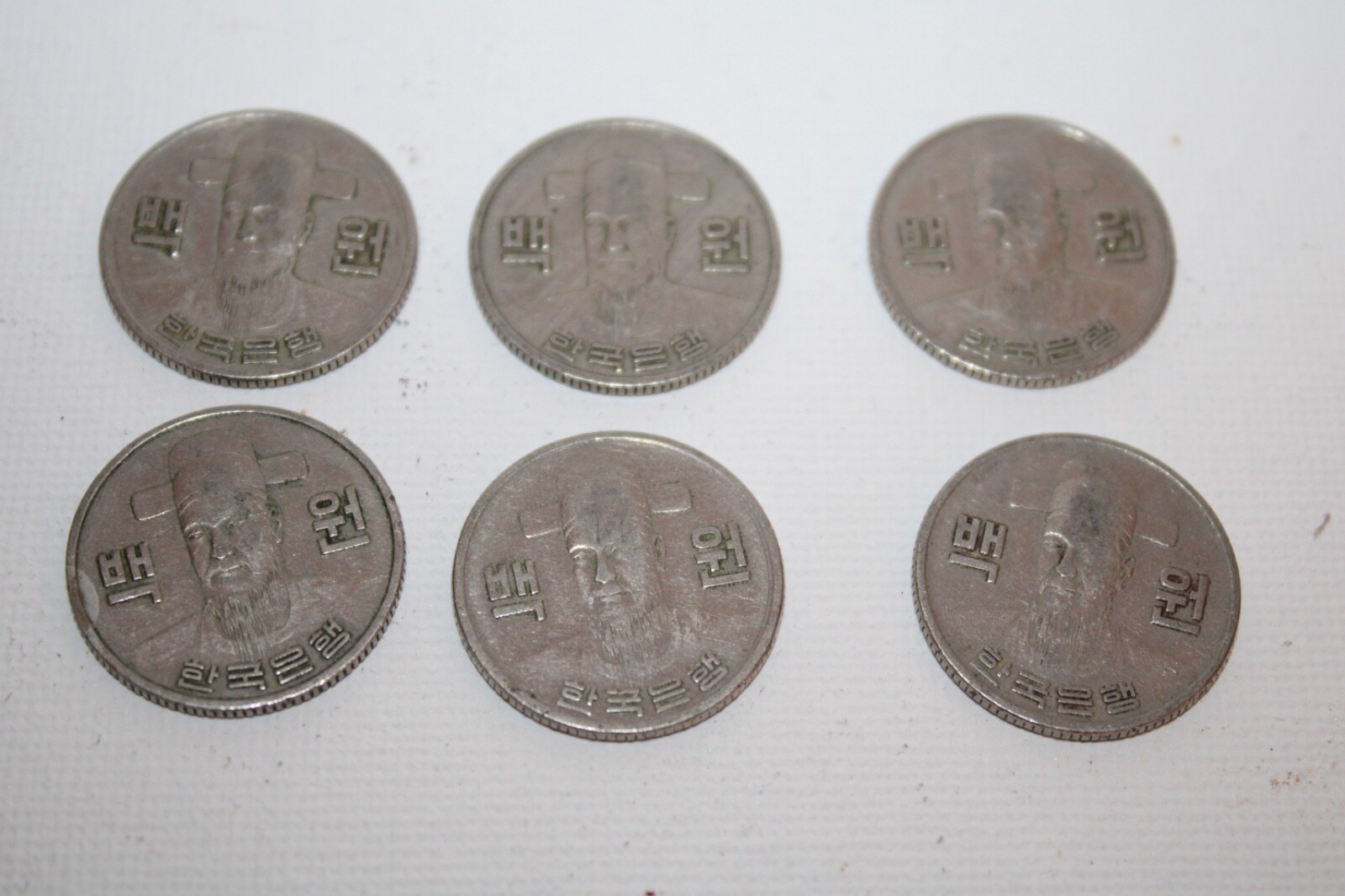 韓国 旧100won 1977年 ☆外国コイン・特年・旧硬貨・韓国・1977年・100ウォン・未使用