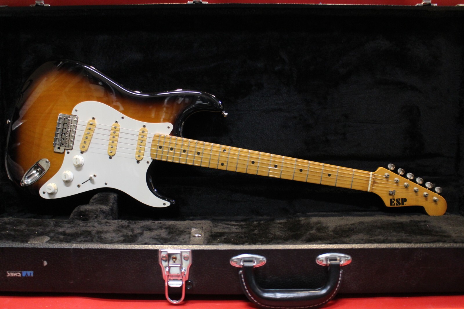 USED ESP Stratocaster Model Sunburst electric Guitar Made in USED ESP Stratocaster Model Sunburst electric Guitar Made in
