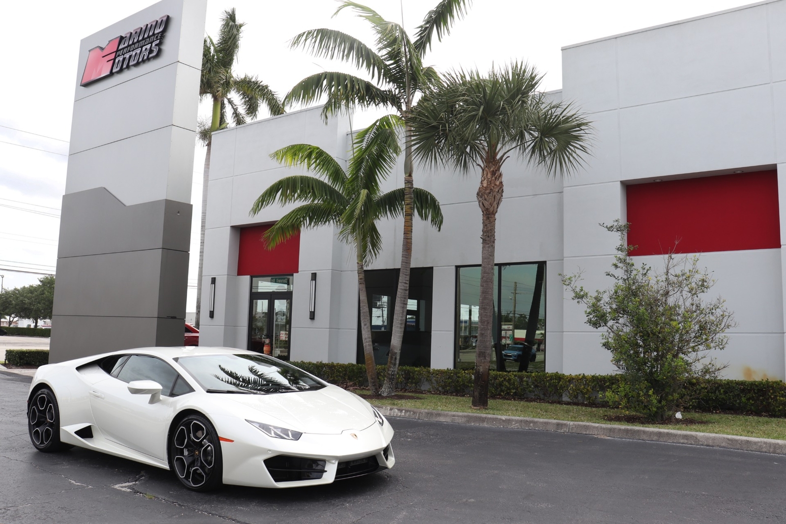 2019 LAMBORGHINI HURACAN LP 580-2 - RARE COLOR - 8,000 MILES