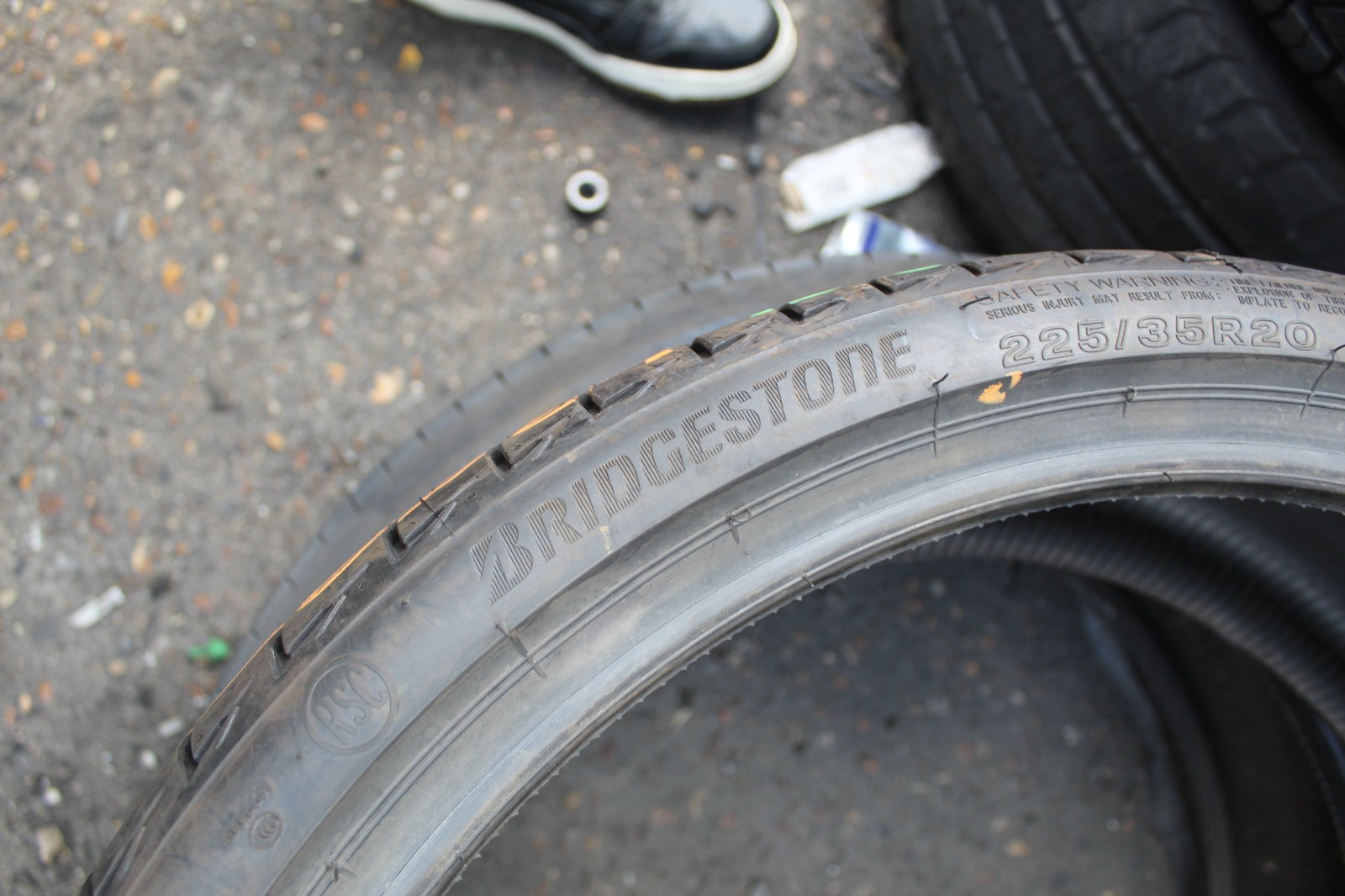 New 225 35 20 Bridgestone, RunFlat, Star, 90Y, x1 Single Tyre (F1_tyres) L3580