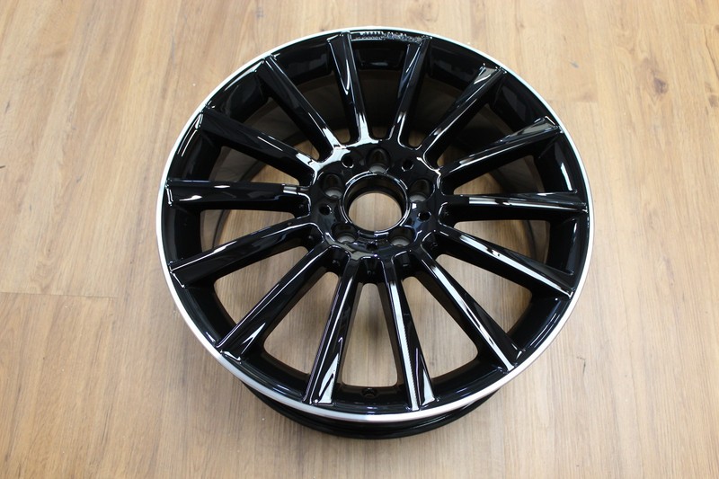 Original Mercedes Amg Felge In 7,5x19zoll Et44 5x112 A2054011300 C-Klasse A205
