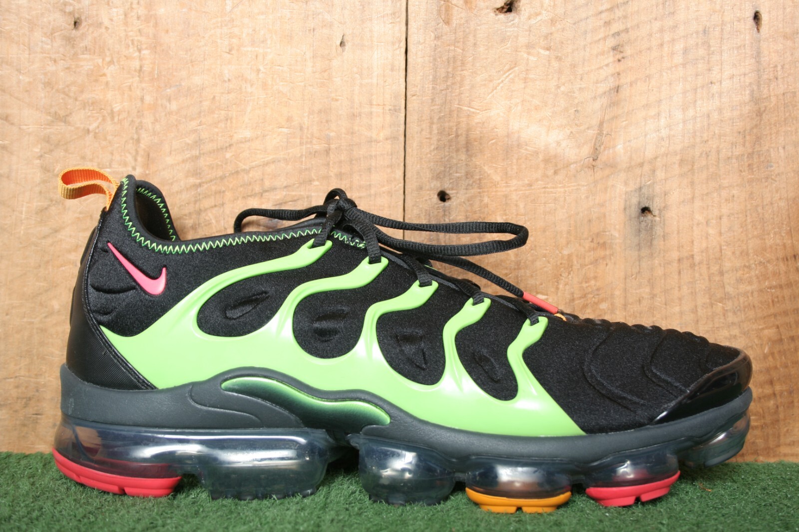 nike lime green vapor max