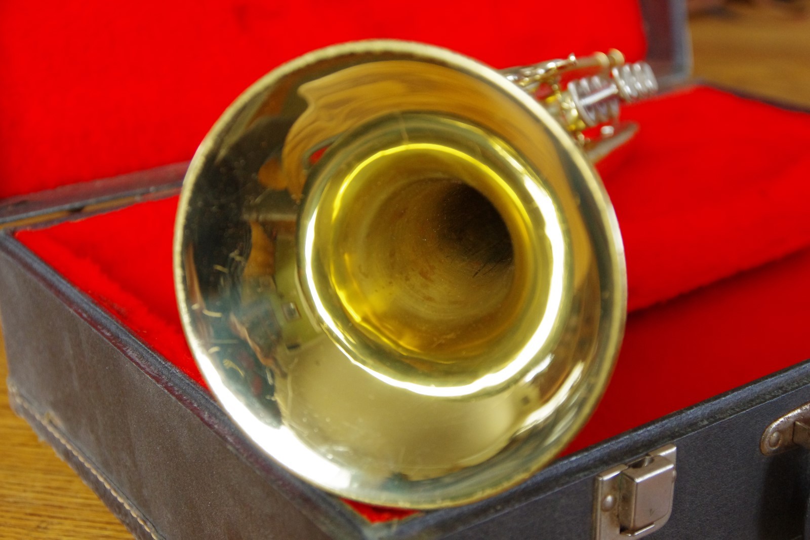 Olds Cornet with Amado water keys, hard case, 2 mouthpieces (7C & 5C) and mute