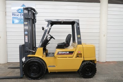 2004' CAT GP40K, 8,000# Pneumatic Tire Forklift, Gas Engine, Two stage, 3 Way