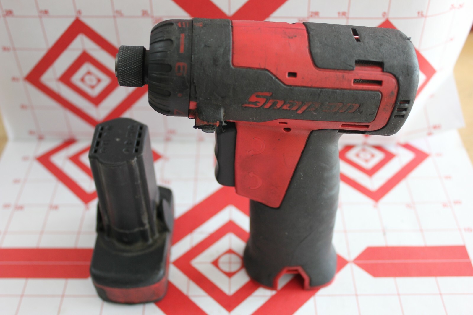 Preowned Snap On Cordless 1/4" Drill Cts761