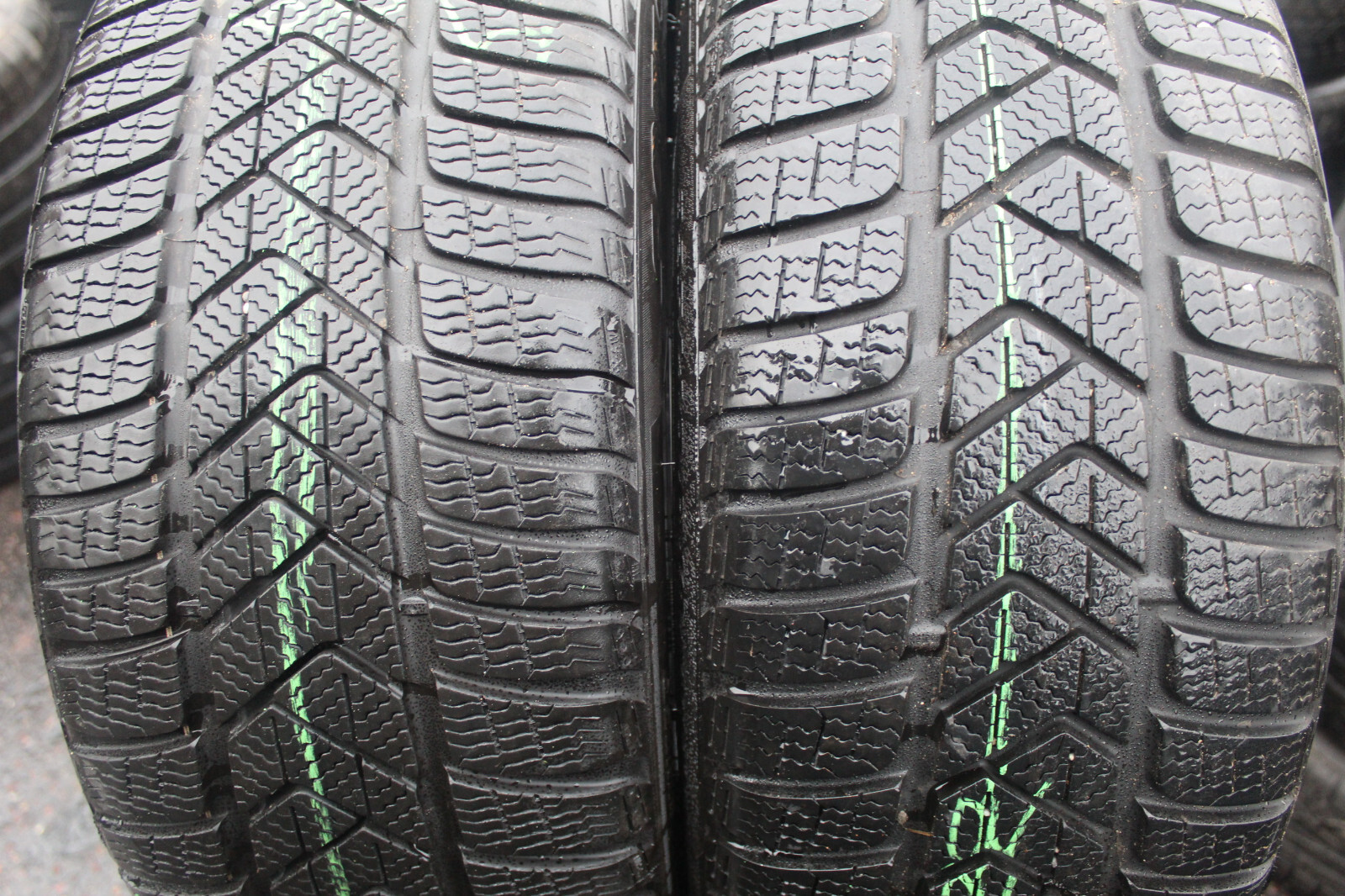 225 40 19 Pirelli, Winter, M+S, XL, 93H, x2 A Pair 6.9mm (F1_tyres) L3199