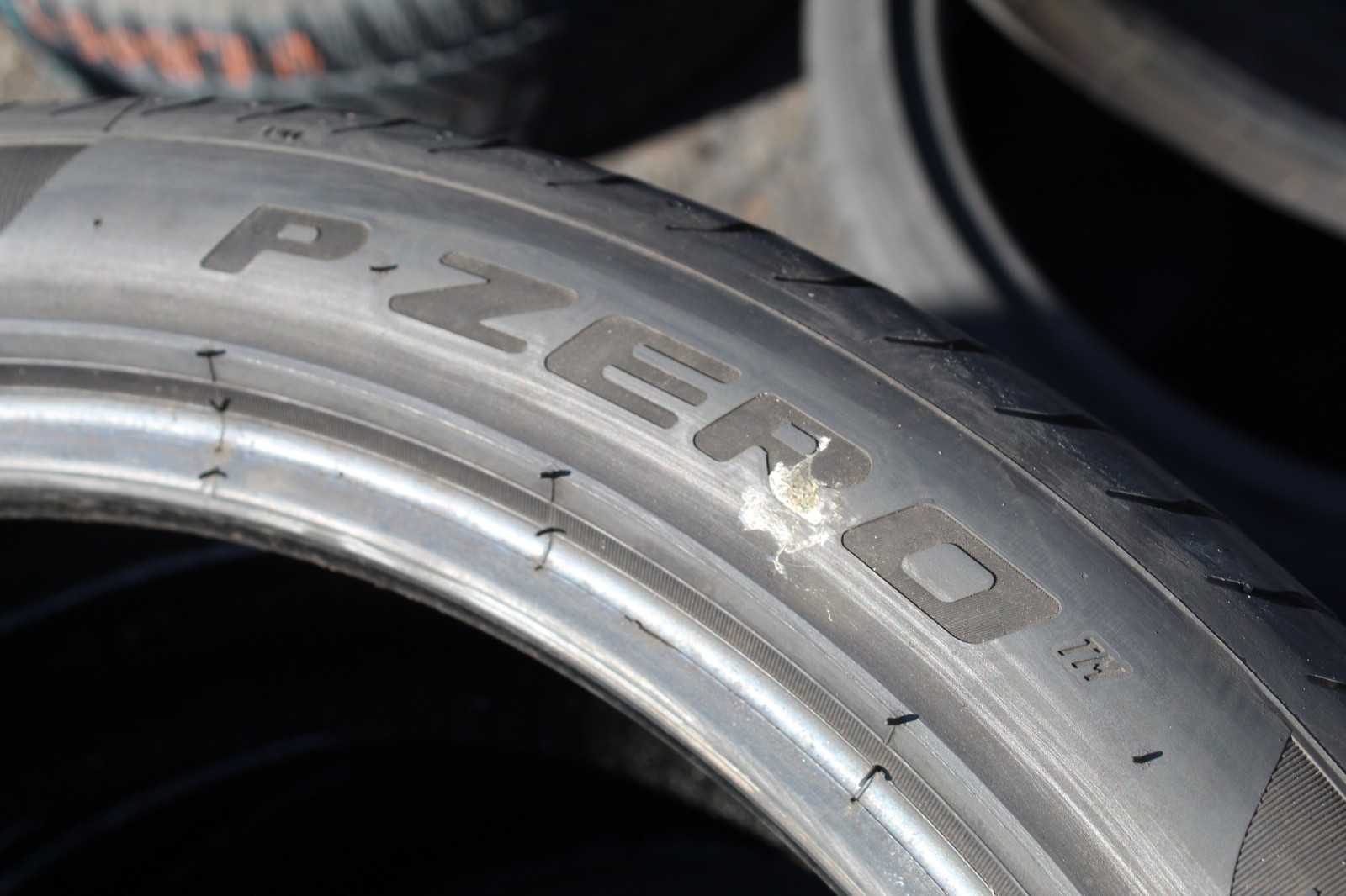 265 40 21 Pirelli, P Zero, MO, 101Y, x2 A Pair 5.8mm (F1_tyres) L3806